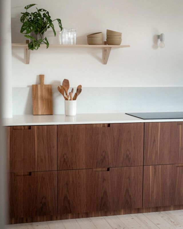 At FRØPT, we see the kitchen as a vibrant place where you can express yourself through culinary experimentation, spend time with your loved ones. We want to help you build a minimalist space that reflects your lifestyle and allows you to enjoy simple pleasures on a daily basis. Just like in this Scandinavian-style home.

Don't miss out on shipping before Xmas. Only until 9.10. Details in bio.