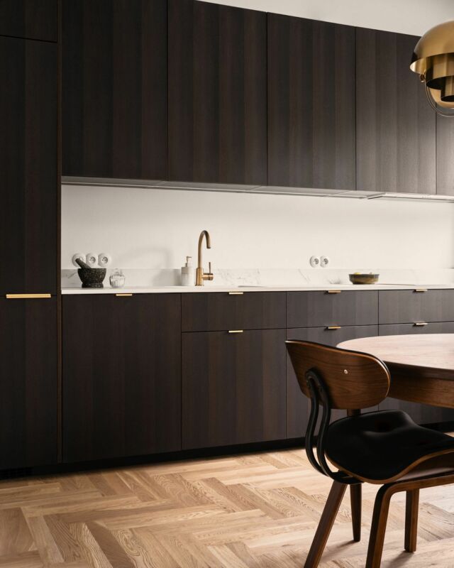 Thinking of new kitchen in the new year? Discover our veneered fronts and make your resolutions a reality with us.