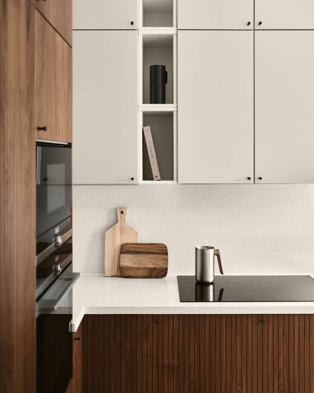 Breaking down monochromatic interiors is just a starting point of any multidimensional kitchen’s potential. The main idea here is to provide your cooking area with a visually attractive, personal style and no compromise on quality.

Check out our new guide on how to effectively combine materials and colours to create your own two-toned kitchen. Link in bio.