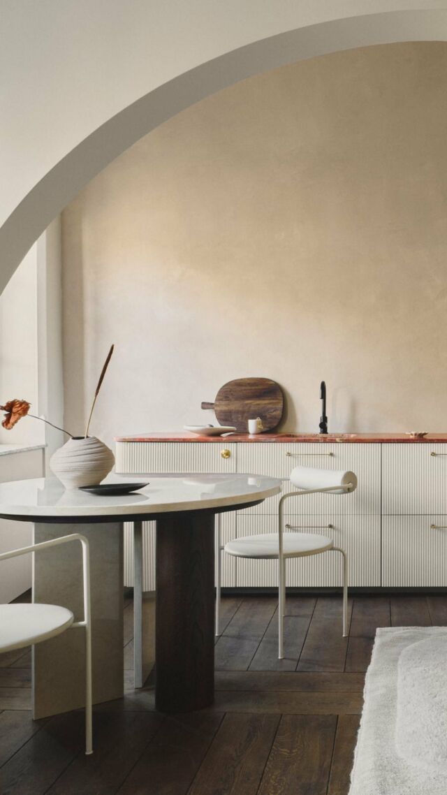 Soft Limestone with a warm creamy and off-white hue provides a feeling of calmness to create layered interiors. Limestone, while softening the more expressive elements of an interior, will provide a subtle background for a cosy arrangement where you want to linger.

Discover earthy colours from our Terra collection.

📷 @tomo_yarmush
