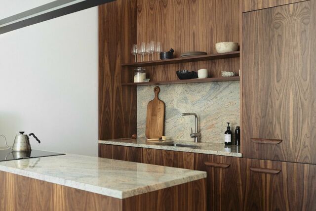 While keeping a close eye on the latest changes in kitchen design we have compiled a list of trends worth keeping in mind. See kitchen trends for 2023 and be inspired in arranging your own kitchen space. Link in bio.