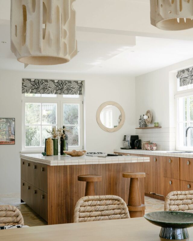 Surrounded by the sandy beaches of Normandy in Benerville, the designers of the Studio Bateaumagne created a summer residence for Aurélie and Didier. Its façade, in the style of a Hampton summer residence, led them to use wood. Designing the kitchen, they reached for our bestselling Walnut fronts in the Stripe model for a natural and warm interior experience.

View the interior on our Journal. Link in bio.

Project: @bateaumagne 
Photo credits: @giaimemeloni